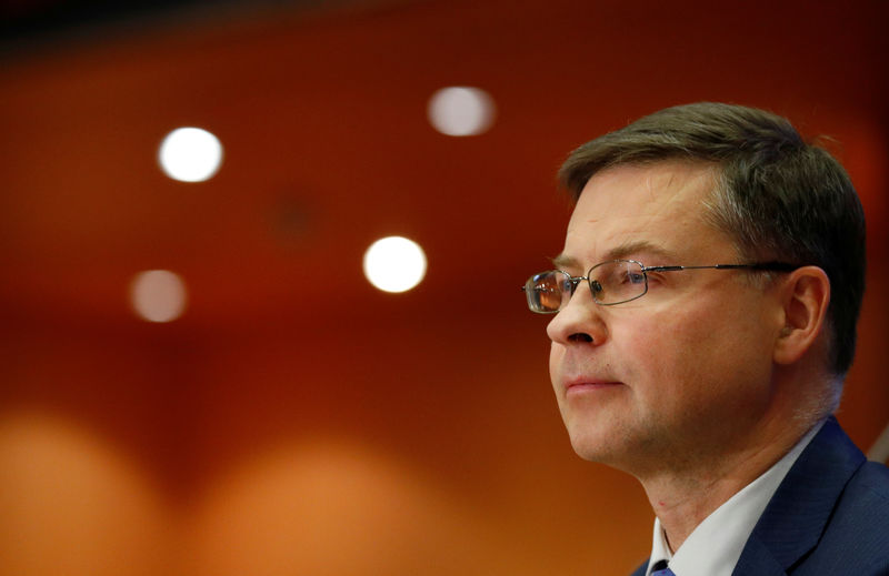 Dombrovskis: Ue regolamenterà criptovalute come Libra di Facebook