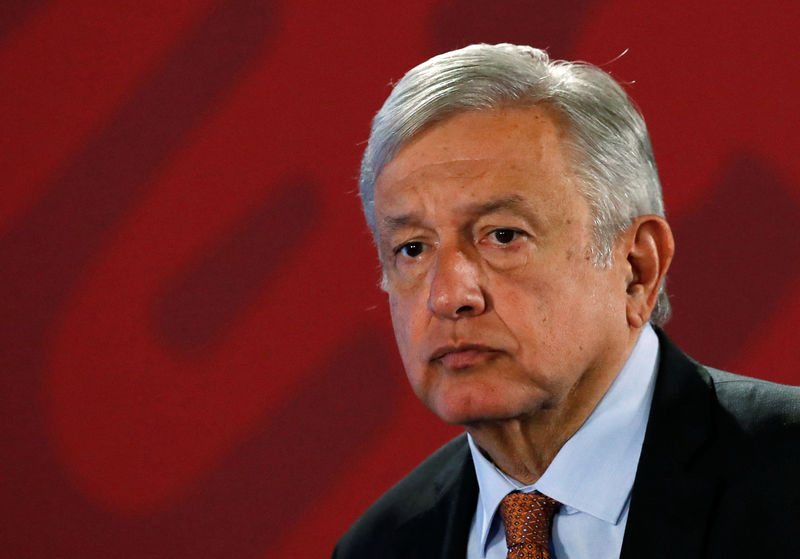 © Reuters. El presidente de México, Andrés Manuel López Obrador, asiste a una conferencia de prensa en el Palacio Nacional de la Ciudad de México.