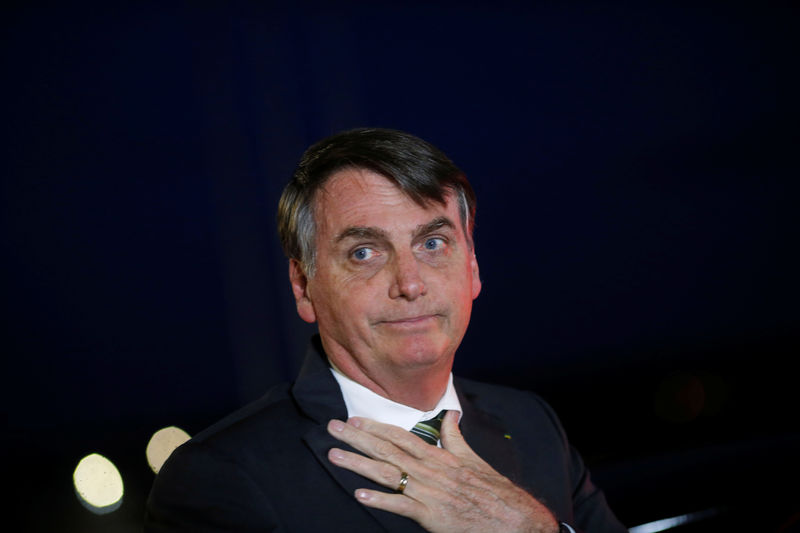 Bolsonaro minimiza crise com PSL e diz que &quot;por enquanto&quot; continua no partido