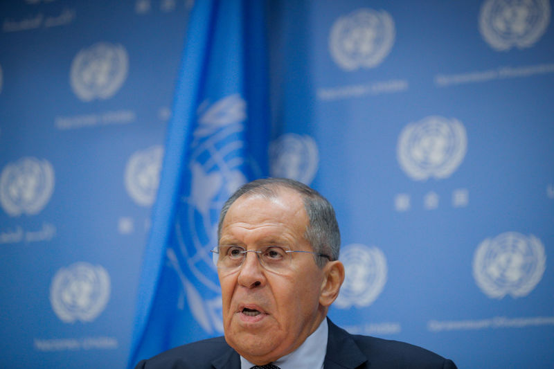 لافروف: موسكو ستحث على حوار بين سوريا وتركيا