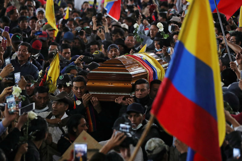 Morte de indígena aumenta tensões em protestos no Equador e complica diálogo com governo