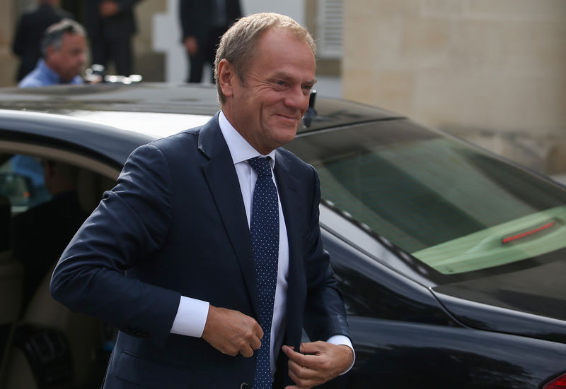 © Reuters. European Council President Donald Tusk arrives for a meeting with Cypriot President Nicos Anastasiades at the Presidential Palace in Nicosia,