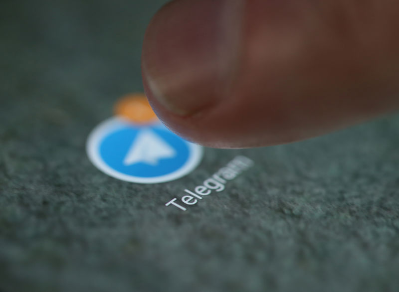 © Reuters. The Telegram app logo is seen on a smartphone in this illustration