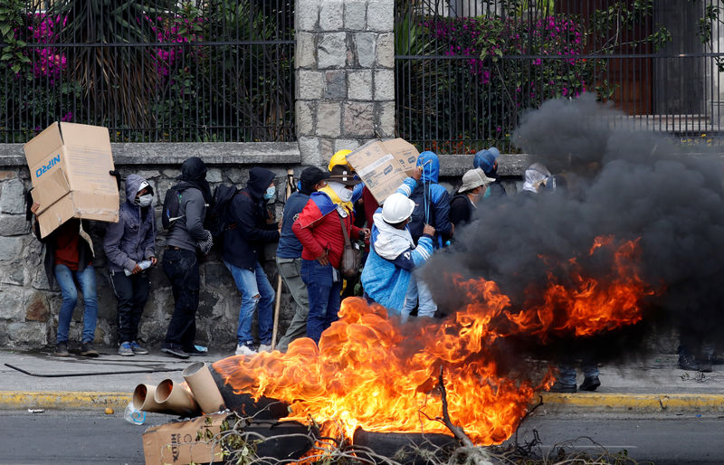 © Reuters. Protest against Ecuador's President Moreno's austerity measures in Quito