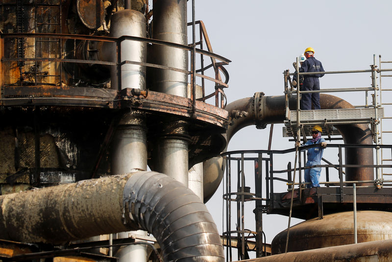 © Reuters. أرامكو تأمل في إصلاح الأضرار المتبقية من الهجوم على منشأتي النفط بحلول نهاية نوفمبر