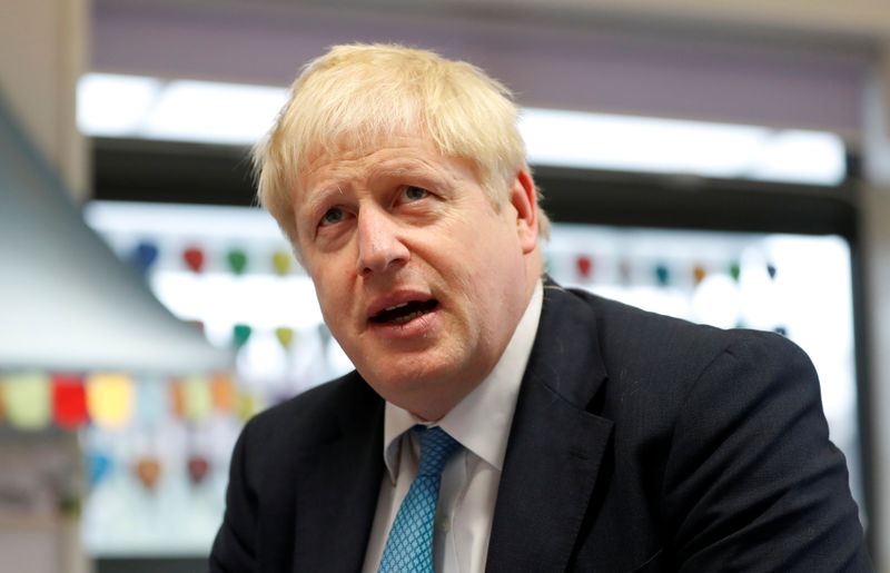 © Reuters. Britain's Prime Minister Boris Johnson visits a school in Beaconsfield, Buckinghamshire
