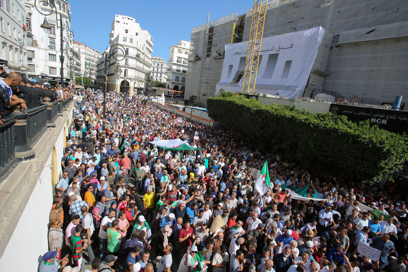 Hundreds of Algerians protest against proposed energy law