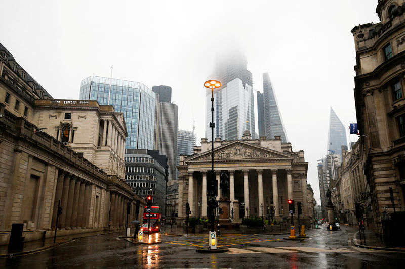 Los activistas del cambio climático vuelven a tomar el distrito financiero de Londres
