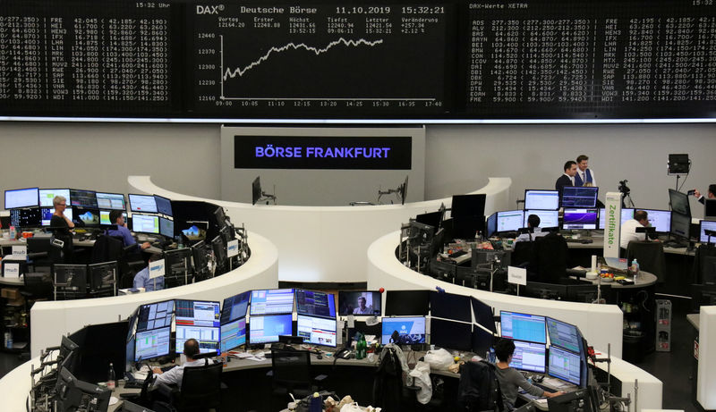 Global stocks slip amid lack of detail on trade deal