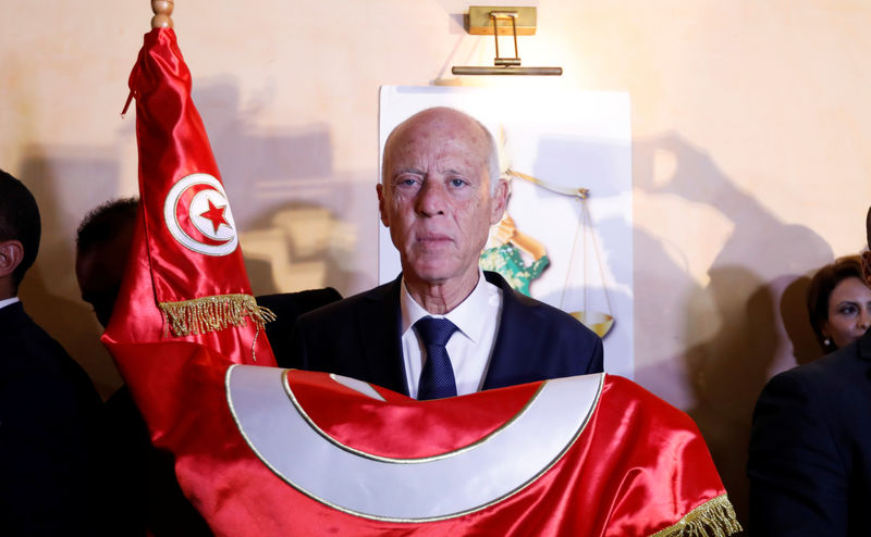 رجل في الأخبار- قيس سعيد.. أستاذ القانون السابق يغير المشهد السياسي التونسي