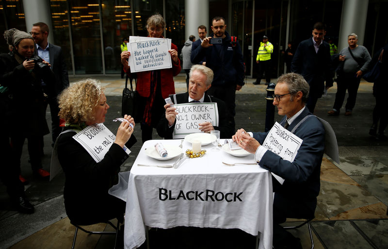 Ativistas contra a mudança climática miram em gestora BlackRock em Londres