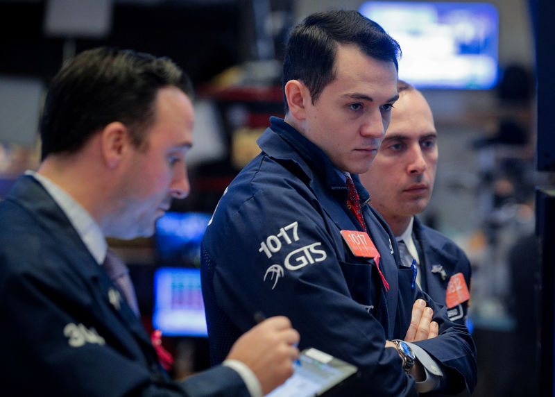 © Reuters. 米国株市場は小幅安、米中通商協議巡る不透明感で