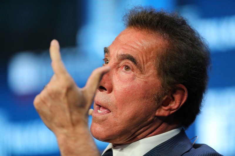 © Reuters. Steve Wynn, Chairman and CEO of Wynn Resorts, speaks during the Milken Institute Global Conference in Beverly Hills