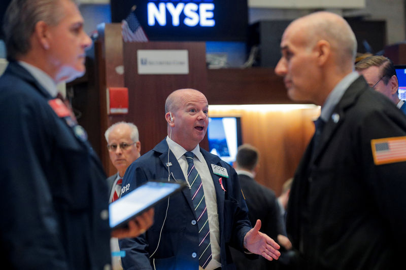 © Reuters. 米株上昇、好調な企業決算で買い　金融・ヘルスケアが高い