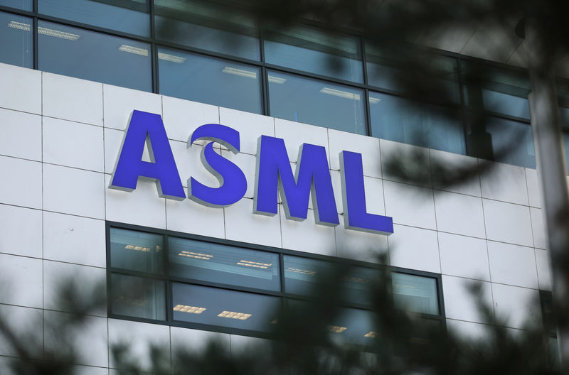 ASML anuncia unos beneficios mejores de lo previsto en el tercer trimestre