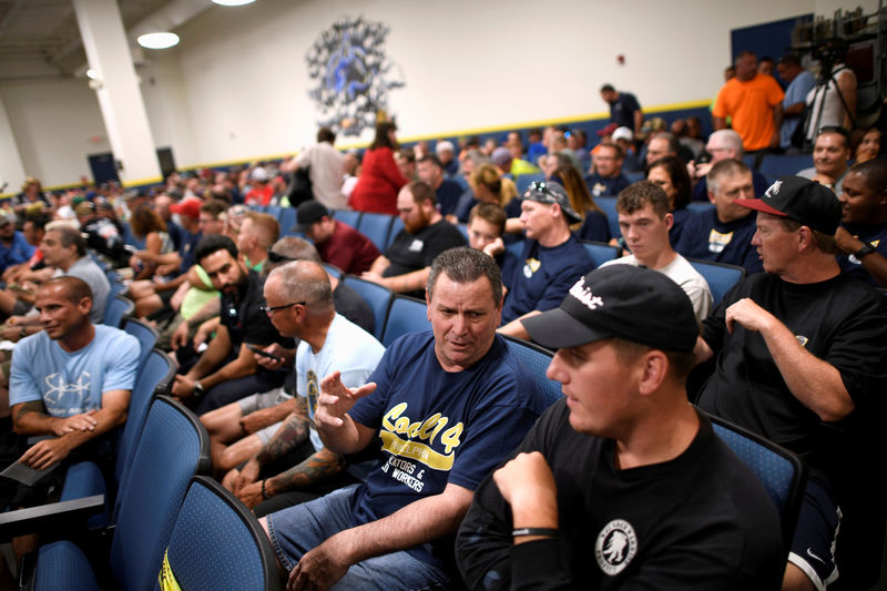© Reuters. FILE PHOTO: Philadelphia Energy Solutions refinery plant workers, union members, and citizens, gather for a public meeting of the Labor Committee regarding the layoff of refinery plant workers in Philadelphia