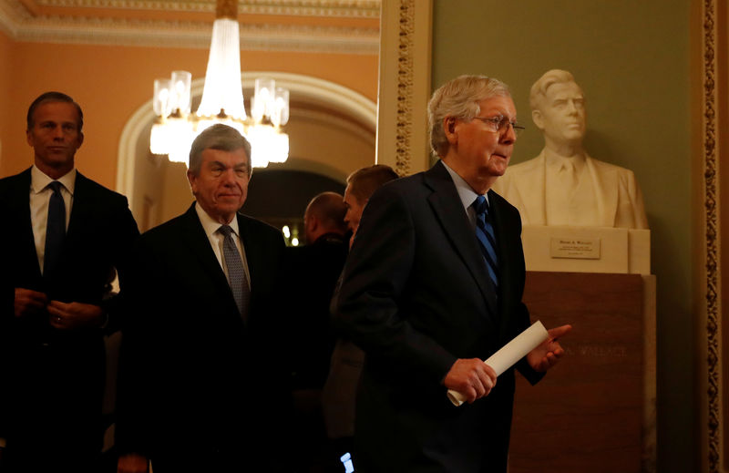 © Reuters. U.S Senate Majority Leader Mitch McConnell (R-KY) arrives to speak to reporters after the weekly Senate policy lunches in the U.S. Capitol in Washington