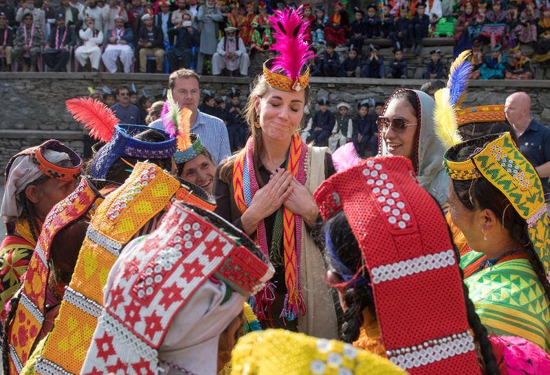 © Reuters. Britain's Prince William and Catherine, Duchess of Cambridge visit Pakistan