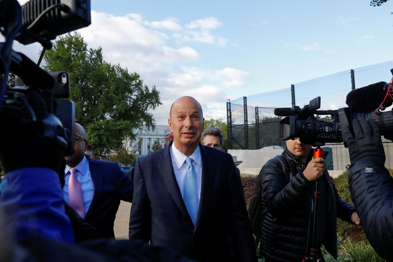 © Reuters. U.S. Ambassador to the European Union Sondland arrives for deposition in Trump impeachment inquiry on Capitol Hill in Washington