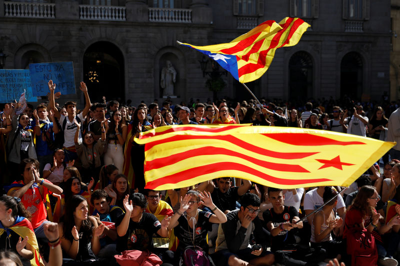 Líder da Catalunha pede novo referendo de independência após noite de violência