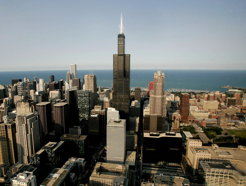 © Reuters. FILE PHOTO: The Sears Tower is shown in this aerial view of Chicago July 6, 2006...
