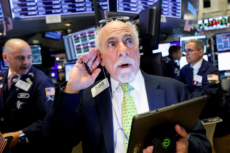 © Reuters. 米国株は下落、ボーイングとＪ＆Ｊが重し