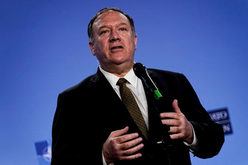 © Reuters. U.S. Secretary of State Mike Pompeo briefs media at NATO headquarters in Brussels