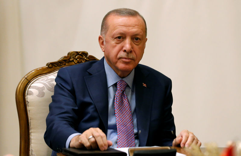 © Reuters. トルコは電子たばこを決して許可しない＝エルドアン大統領