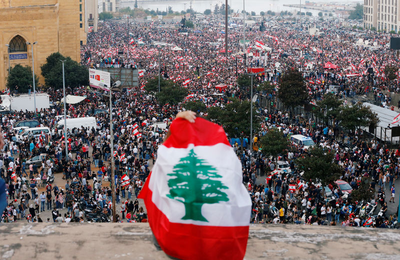 Премьер-министр Ливана согласился провести реформы на фоне протестов