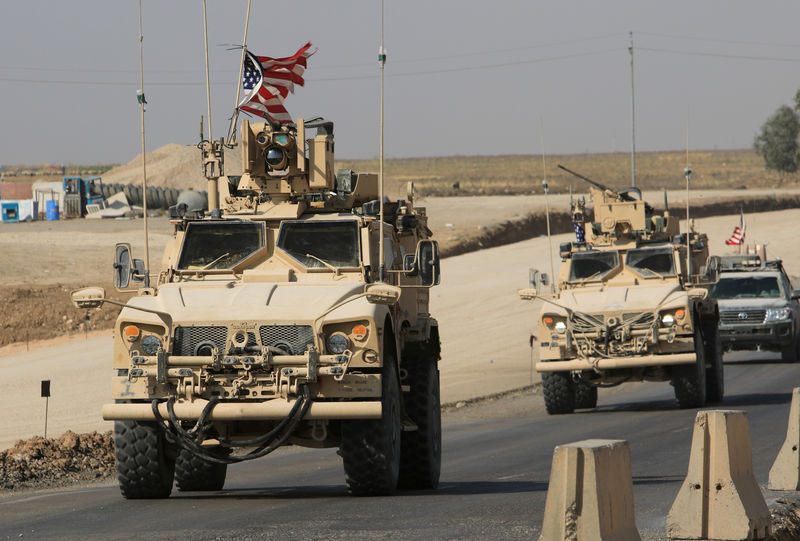EEUU estudia dejar algunas tropas en Siria para proteger el petróleo- Pentágono