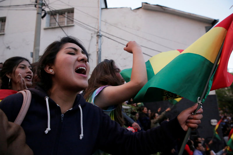 Conselho eleitoral da Bolívia atualiza contagem rápida após protestos, mostra Morales com vantagem maior