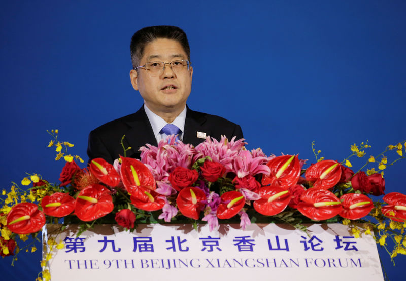 © Reuters. El viceministro de Relaciones Exteriores de China, Le Yucheng, habla en el Foro Xiangshan en Beijing