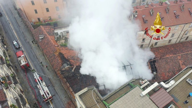 Un incendio destruye los establos reales de Cavallerizza Reale de Turín, patrimonio de humanidad UNESCO