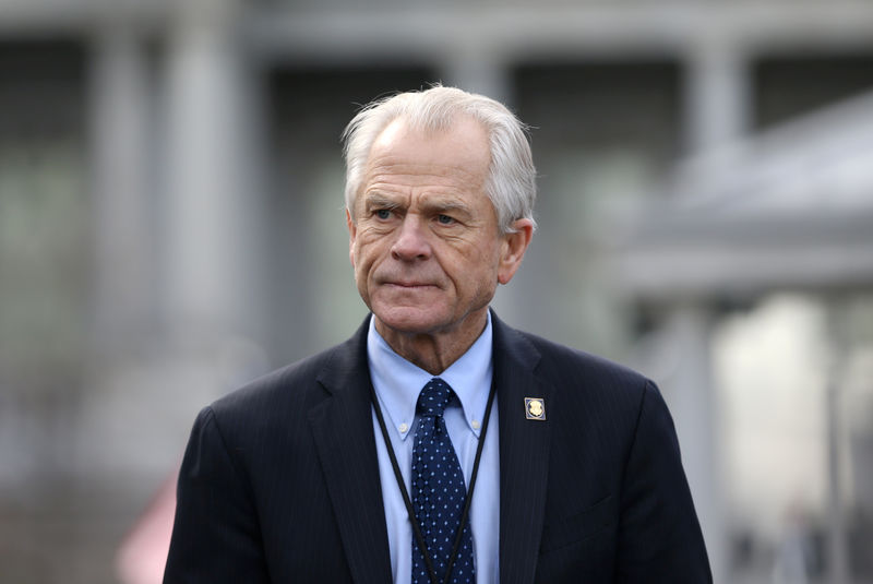 © Reuters. FILE PHOTO: White House trade adviser Peter Navarro listens to a news conference outside of the West Wing of the White House