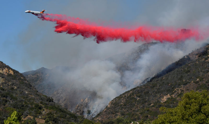 Wildfires threaten southern California homes, prompt evacuations