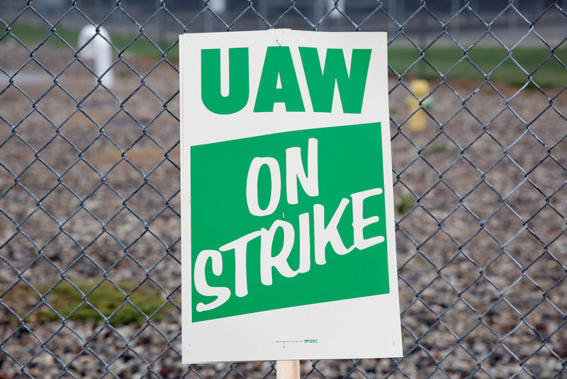 Former UAW official pleads guilty to federal charges