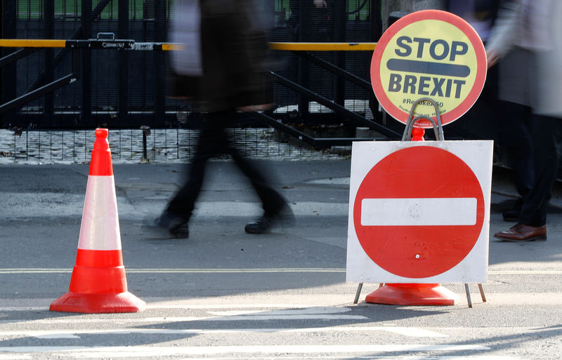 El parlamento británico rechaza votar de inmediato el Brexit y el proceso vuelve a estancarse