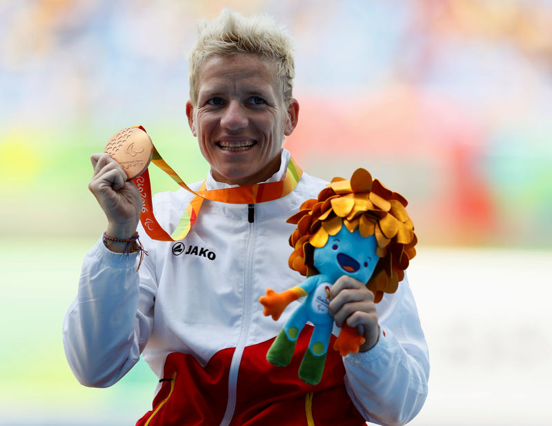 © Reuters. FILE PHOTO: Athletics - Women's 100m - T52 Final