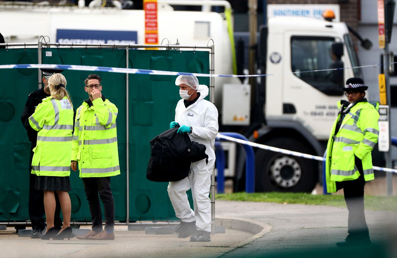شاحنة عثر بداخلها على 39 جثة في بريطانيا مسجلة في بلغاريا