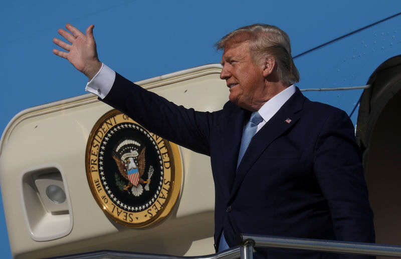 © Reuters. FILE PHOTO: U.S. President Trump arrives in Pittsburgh, Pennsylvania