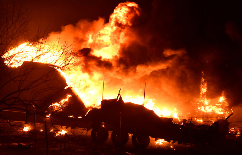 米加州で山火事、ロス北郊やワイン産地ソノマで4万人超が避難