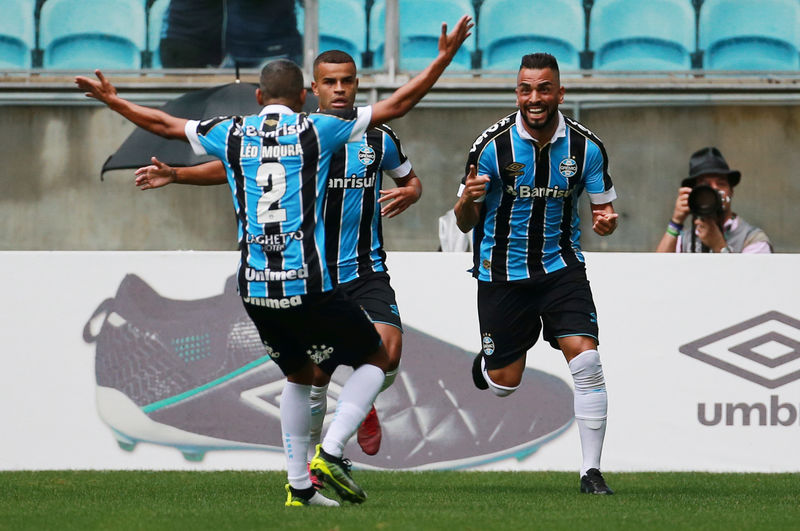 Gremio bounce back from Libertadores exit with 3-0 win