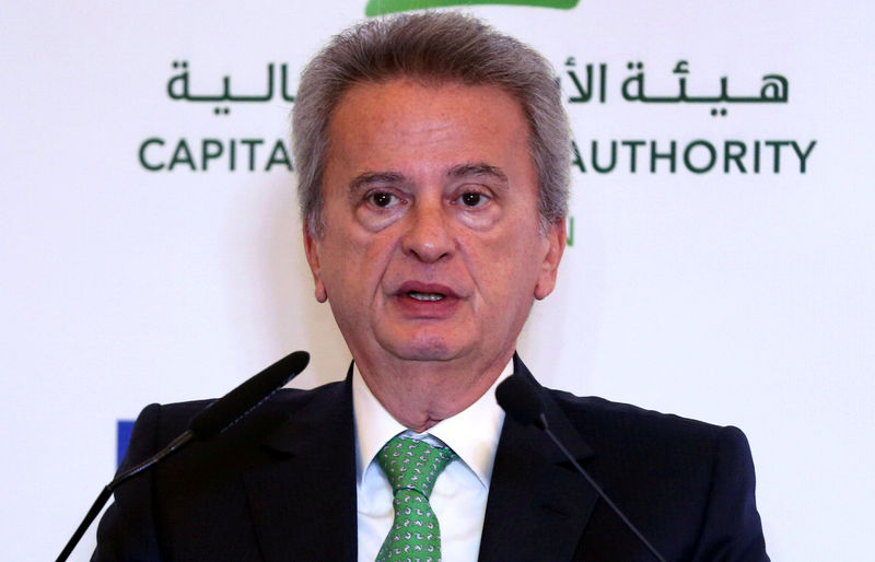 © Reuters. FILE PHOTO: Lebanese Central Bank Governor Riad Salameh speaks during a Euromoney conference in Beirut