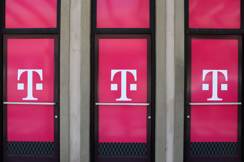 © Reuters. A T-Mobile shop is pictured in San Ysidro