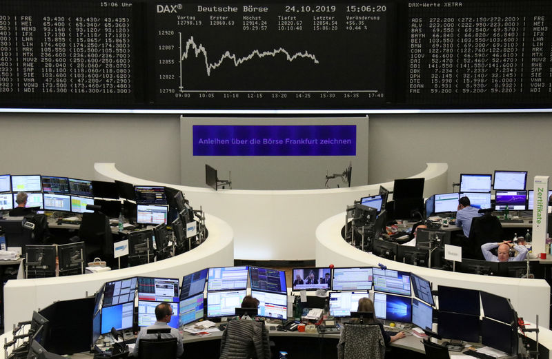 © Reuters. The German share price index DAX graph at the stock exchange in Frankfurt