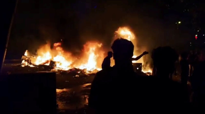 Forças de segurança do Iraque abrem fogo contra manifestantes e matam 14