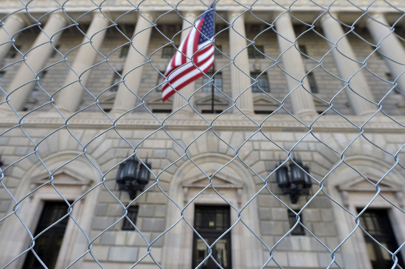 © Reuters. A fence surrounds the U.S. Department of Commerce in Washington