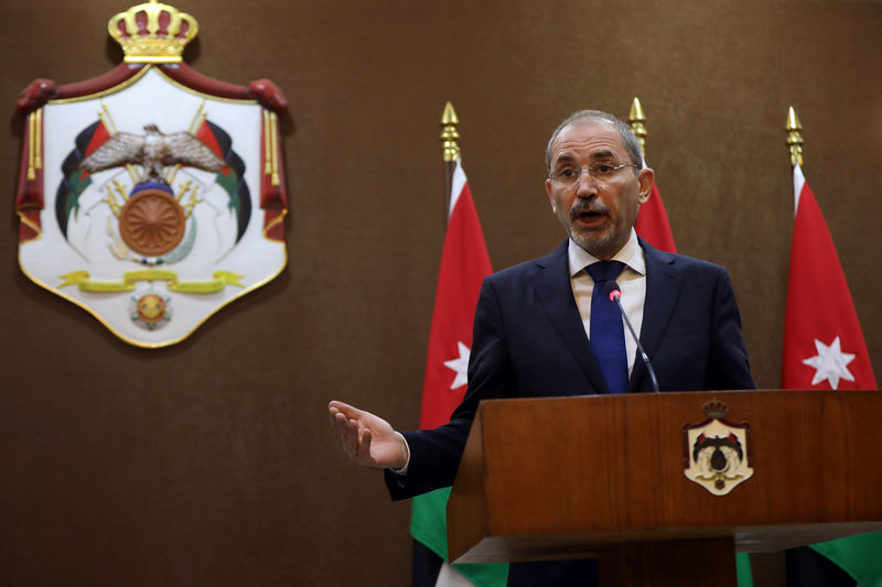 © Reuters. الأردن يستدعي سفيره لدى إسرائيل احتجاجا على احتجاز مواطنين اثنين