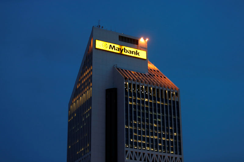 © Reuters. FILE PHOTO: Maybank Tower, the headquarters of Maybank, is seen in Kuala Lumpur