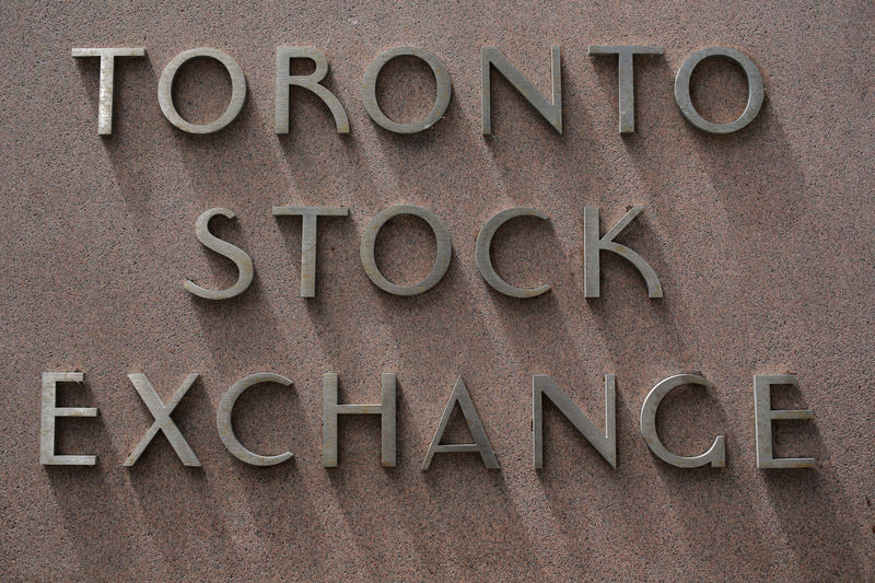 © Reuters. The Toronto Stock Exchange sing is seen in Toronto